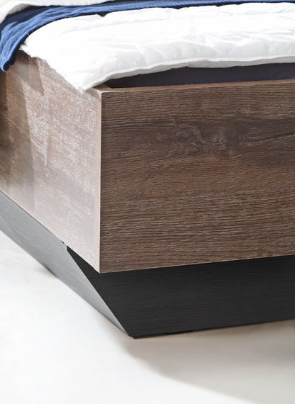 CHILLY BEDFRAME + BEDSIDES QUEEN SIZE
